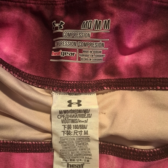 Under Armour women's size Medium pink compression cropped leggings, EUC - Picture 4 of 4